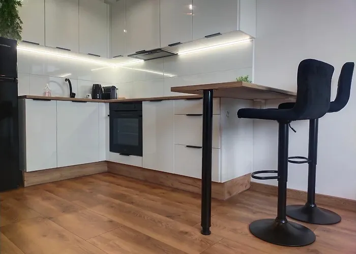 Moderna アパート Kostuchna